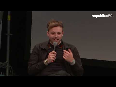 Video Thumbnail: [EN] re:publica 2024: Das Social Media-Update – Haken dran live, das große Gipfeltreffen