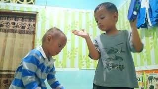 Download lagu Adik dan kaka sedang Main rebana bareng☺️ mp3