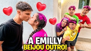 Download lagu A EMILLY BEIJOU OUTRO GAROTO !!! *Pegamos no flagra... mp3