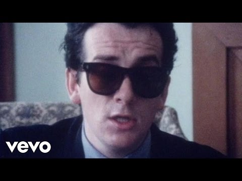 Elvis Costello & The Attractions - Good Year For The Roses