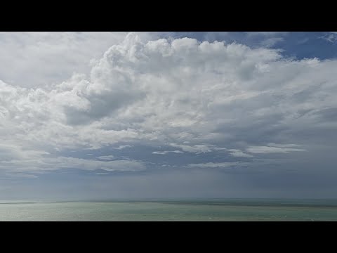 Beautiful Cloudy Day | 4K SKY & SEA time lapse with CALMING music | XQX