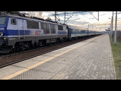 Szybki przelot EP09-027 z IC Silesia przez p.o Katowice Podlesie