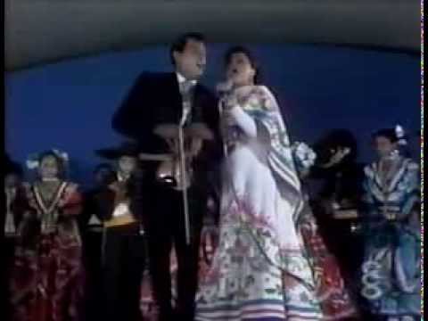 MARIA DE LOURDES - "CRUZ DE OLVIDO", EN LAS FIESTAS DE OCTUBRE DE GUADALAJARA, JALISCO.