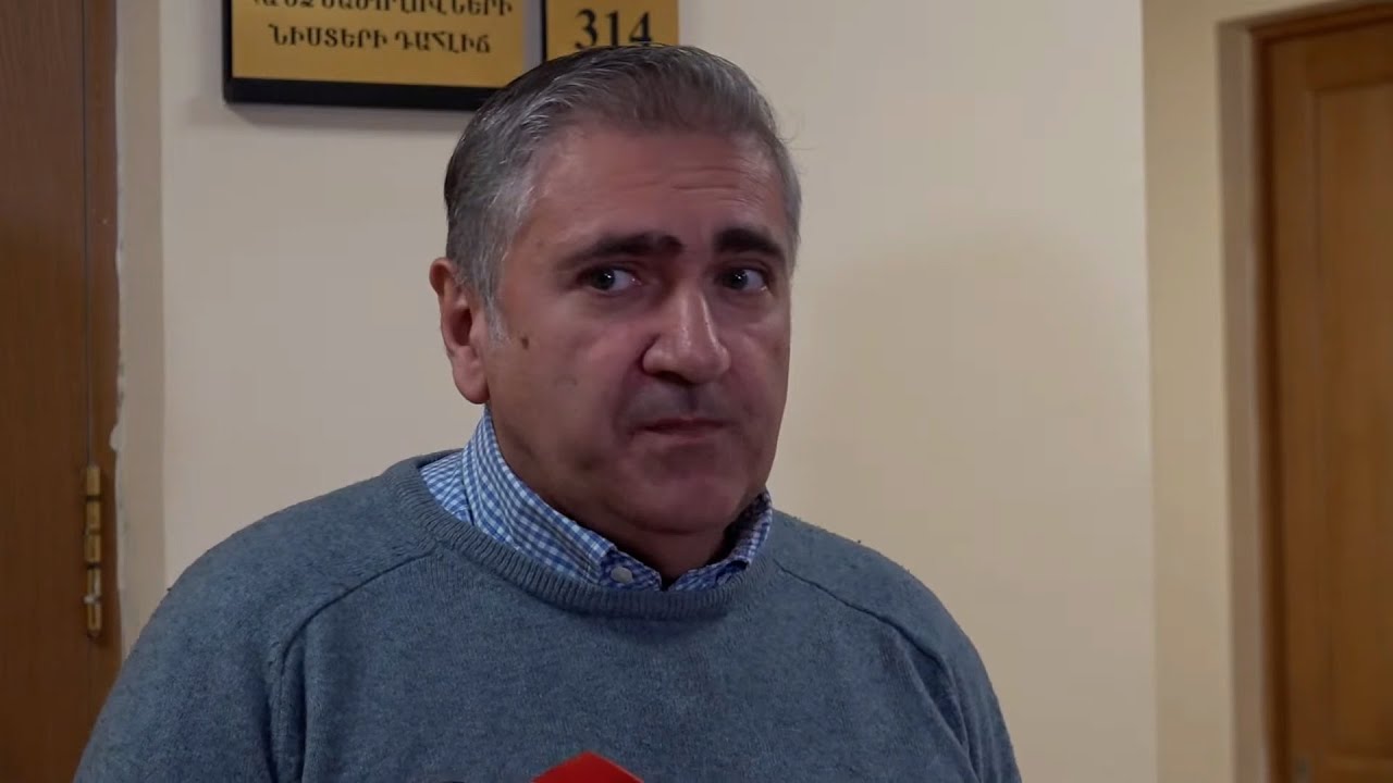 Ուզում է ցույց տալ, որ միակ «ասողն» ինքն է