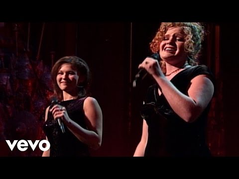 Annie and Kelly McRae - Walk on the Water [Live]