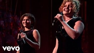 Annie and Kelly McRae - Walk on the Water [Live]