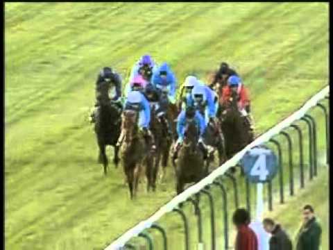 Storming Home takes the 2002 G1 Champion Stakes at Newmarket