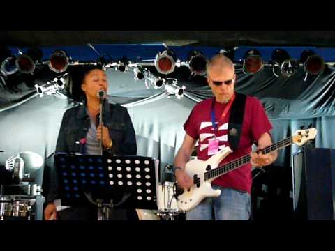 SIYOU'n'HELL soundcheck Word Up! 2010 Ulmer Zelt