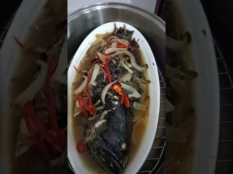 Cơm Đà Nẵng Việt Nam món cá hap với gia vị rất ngon, Mời MN!