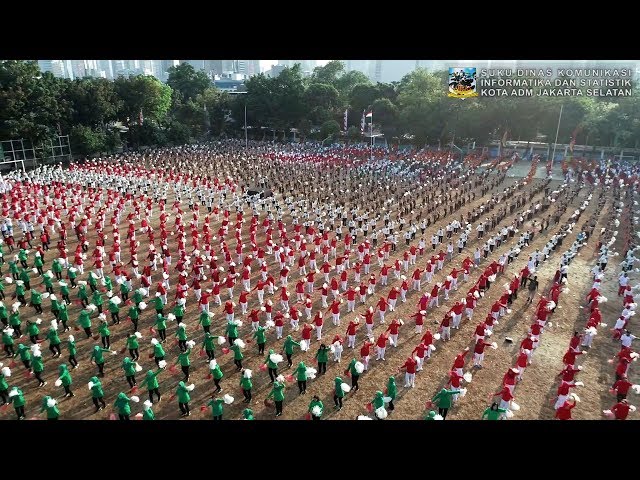 Pemecahan rekor Muri Tari Gemu Famire Secara Serentak 