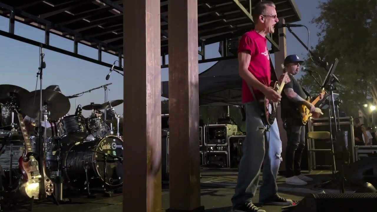 Promotional video thumbnail 2 for Living Cover Band