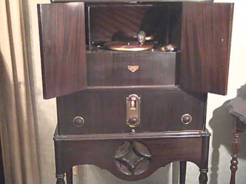 MISSOURI JAZZ BAND LOU GOLD - I'M GONNA CHARLESTON BACK TO CHARLESTON - ROARING 20'S VICTROLA