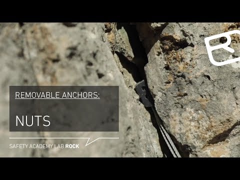 Removable Anchors: Place nuts & remove them with a nut key – Tutorial (25/43) | LAB ROCK