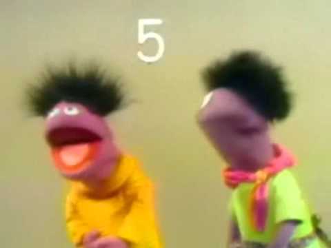 Sesame Street - Roosevelt Franklin counts