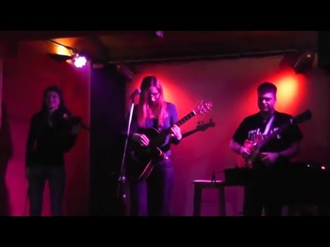 Greta - Greta - Látat srdce dírou od knofliku  Acoustic Vol.2 27.2.2016 