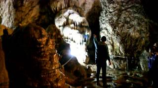 preview picture of video 'Peștera Muierilor- Baia de Fier'