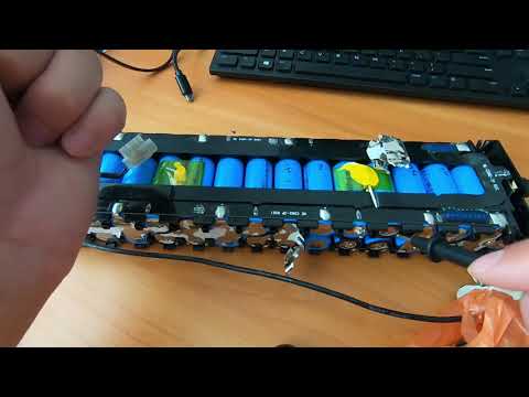 Аккумулятор для электросамоката xiaomi m365. Dc 42v зарядка для электросамоката. Самокат xiaomi m365 светодиод горит зеленым. Контроллер батареи самоката. Электросамокат горит зеленая лампа на зарядке.