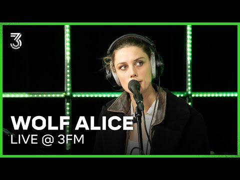 Wolf Alice met ‘Lipstick On The Glass’, ‘No Hard Feelings’ & ‘How Can I Make It OK?’ | 3FM Live Box