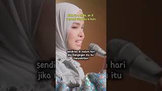 Download lagu Putri Ariani - perfect liar, live mini concert in Singapore ( lirik dan terjemahan) #music #lyrics mp3