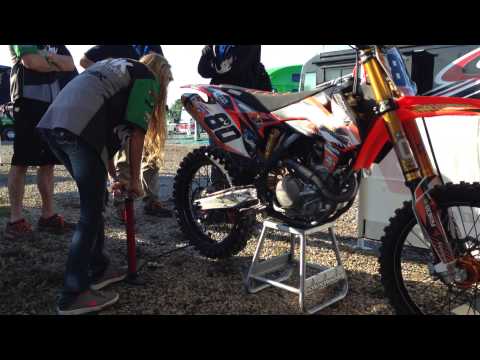 Fredrik Noren's mechanic Amy at work - High Point Raceway