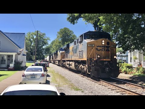 Train Passes Through Crowded Neighborhood! Houses Face Tracks Like Main Street, USA, Kentucky Trains