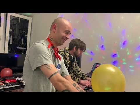 How to kill your boring coronavirus quarantine - Happy birthday Angy Kore b2b Gabriel Padrevita