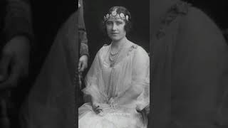 Download lagu The Starthmore Rose Tiara#queenmother#queenelizabeth#princesdiana#catherineprincessofwales#royals mp3
