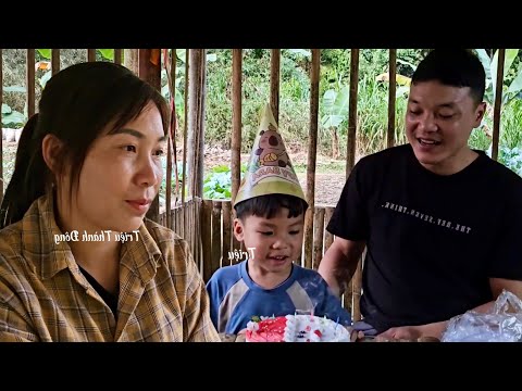 Today is Voi's birthday, and he's very happy because Nam bought him a birthday cake to celebrate.