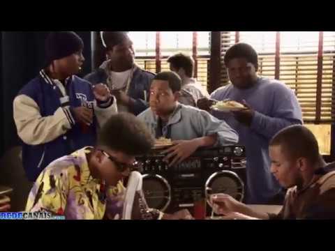 Todo mundo odeia o Chris - Trecho: Eu não seria o único negro no Ônibus, no almoço - HD