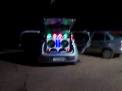 Uno atrevido derrubando geral