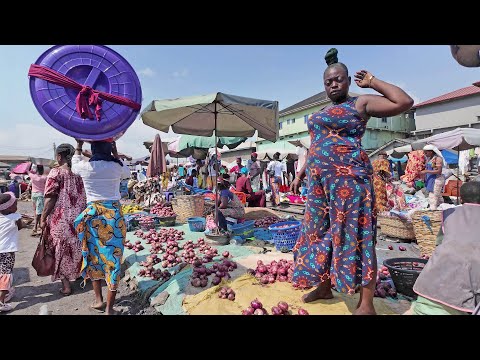 LIFE OF MARKET WOMEN IN GHANA ACCRA, AFRICA