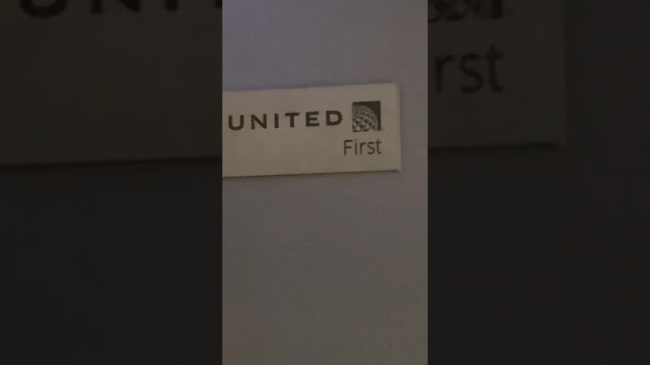 UNITED AIRLINES FIRST CLASS