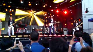 Mayer Hawthorne - The Stars Are Ours - Live on Jimmy Kimmel Show