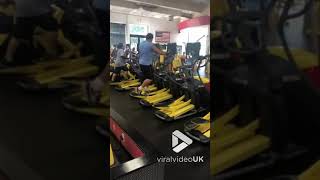 videos de risa Un chico cómico en el gimnasio