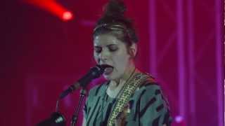 best coast &quot;when i&#39;m with you&quot; live w/ vitaminwater + FADER