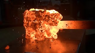 Making an iron bar from bloomery furnace sponge iron (2022)