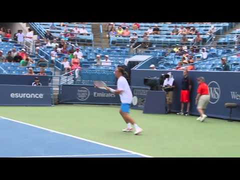 Davydenko defeats Dolgopolov, 6-1, 6-1 at the Western & Southern Open