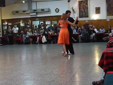  Pablo Rodriguez  is  dancing  to  the  tango  "  Viviani  "