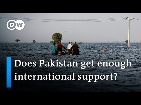 Pakistan's largest lake on the verge of bursting banks – thousands still wait for help | DW News