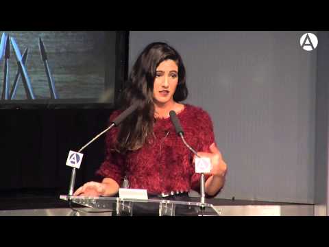 Beatriz Peñalver in Entanglement in art and fashion