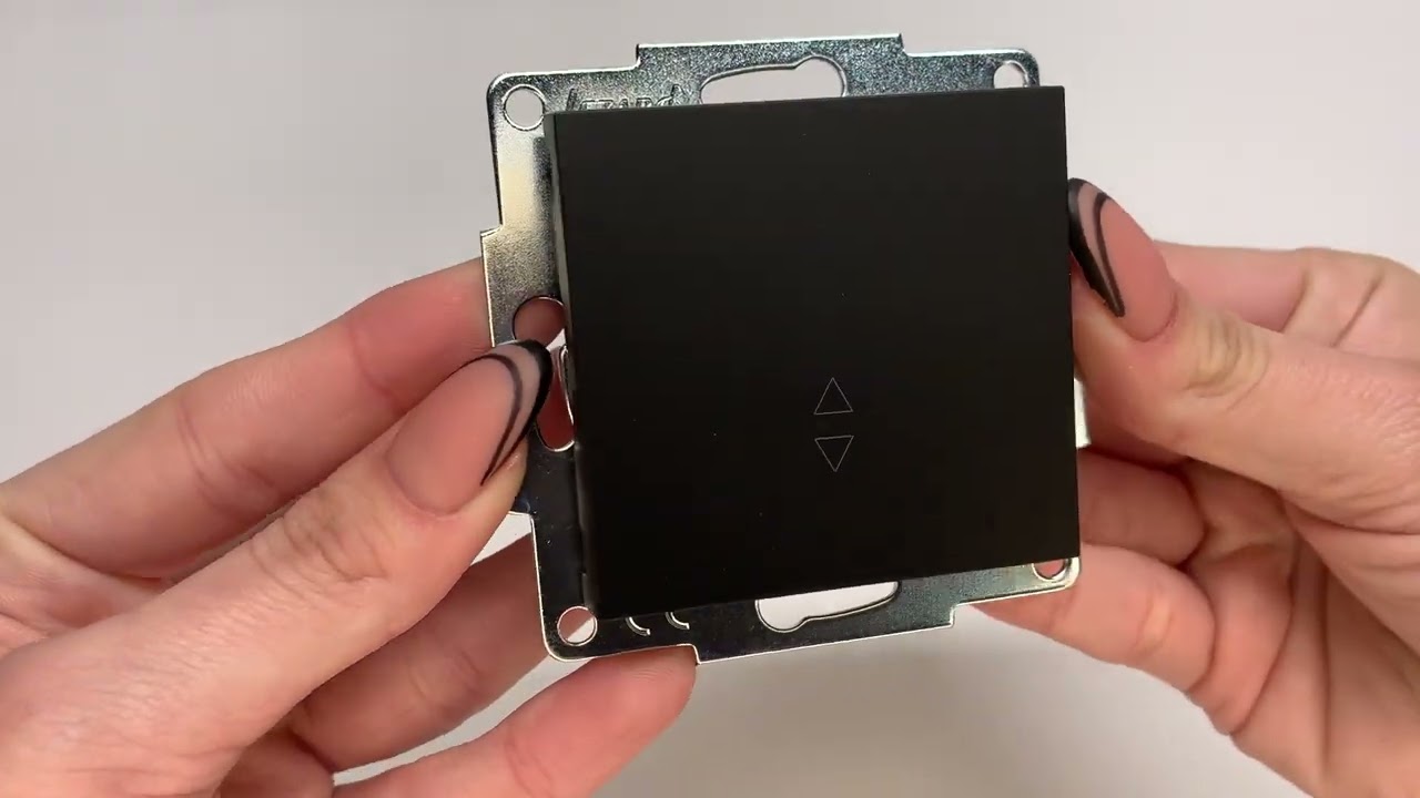 Выключатель одноклавишный проходной LEZARD Vesna черный 742-4288-105