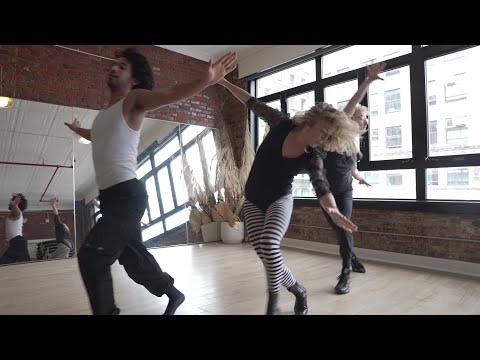 The Dancers of Bob Fosse's Dancin' Perform "Big Noise From Winnetka"