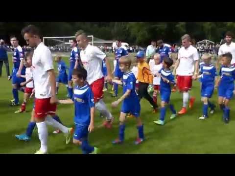 VfB Zwenkau 02 - RB Leipzig: Spielereinlauf mit F-Jugend und Bambinis