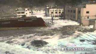 Download lagu Caught on Tape: Tsunami hits Japan port town mp3