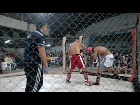 Kick Boxing en el Club Tiro y Gimnasia de San Pedro Jujuy. 2do round