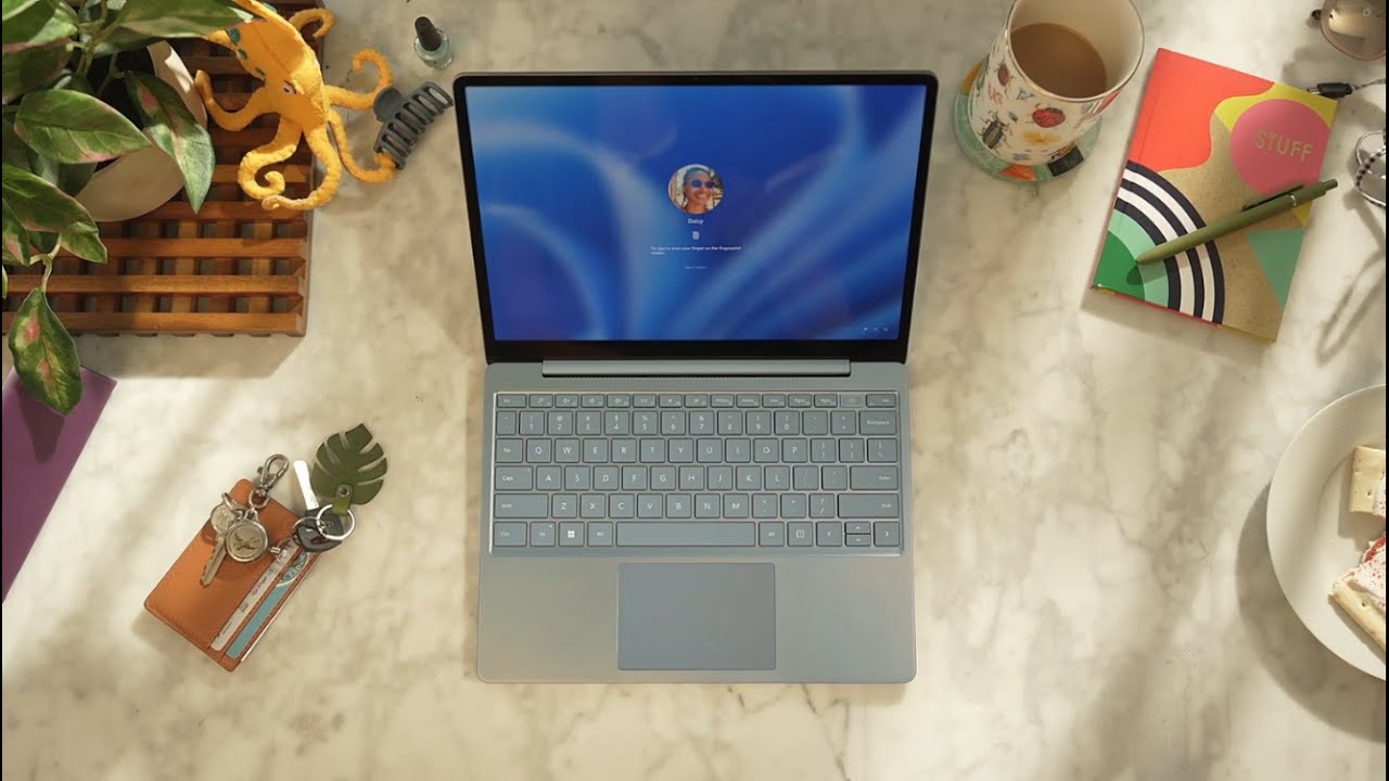 Microsoft Surface Laptop Go 3 (i5, 8GB, 256GB)