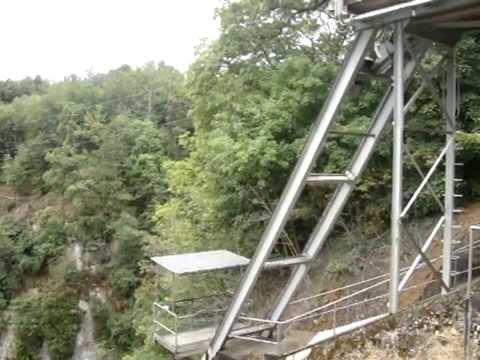 Standseilbahn 1354.01 Montcherand Kraftwerk alt Plattform kommt zur Bergstation - Funiculaire