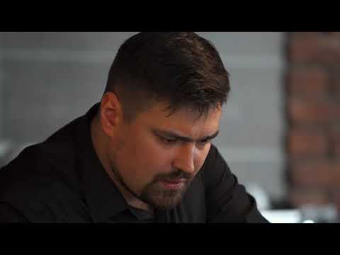 Dobry Zawód - Fajne Życie. Zawód kelner.