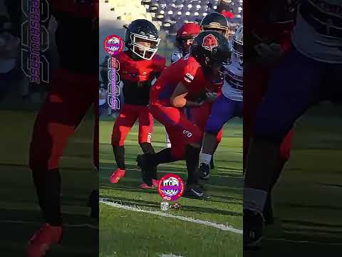 Anderson "fatt daddy" Kelly winning of the linemen award! Great DT with great hands!