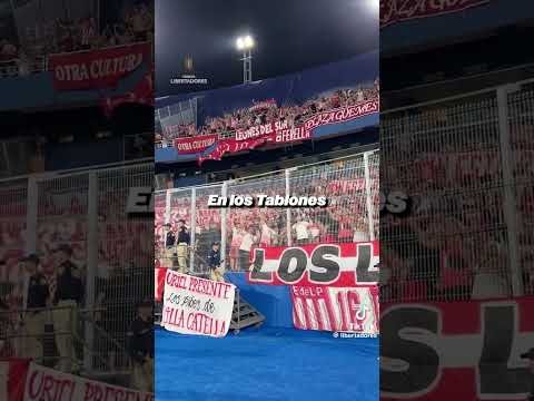 "Estudiantes es mi vida, Es mi pasión, Es mi locura" Barra: Los Leales &bull; Club: Estudiantes de La Plata